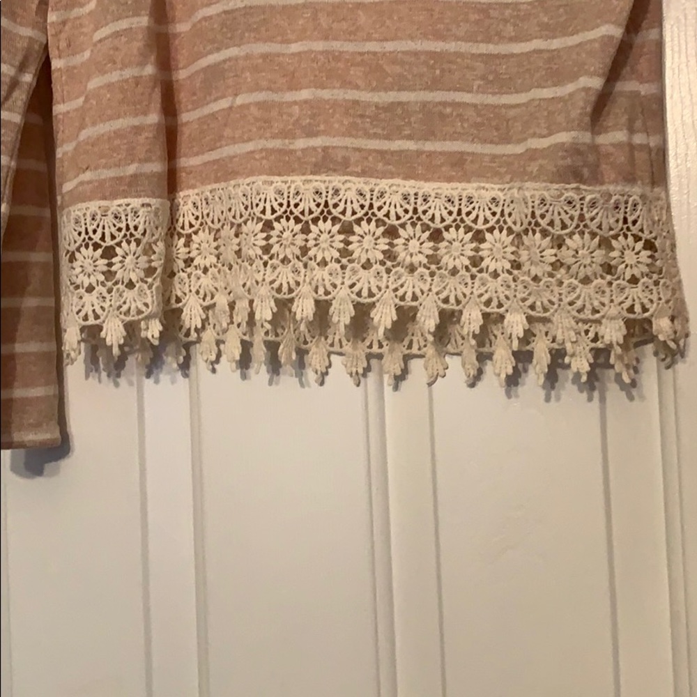 Top - Picture 2 of 2